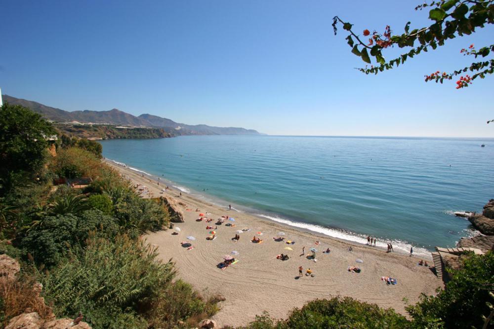 Modern Apartment Stunning Sea Views And Pool Nerja Exterior photo
