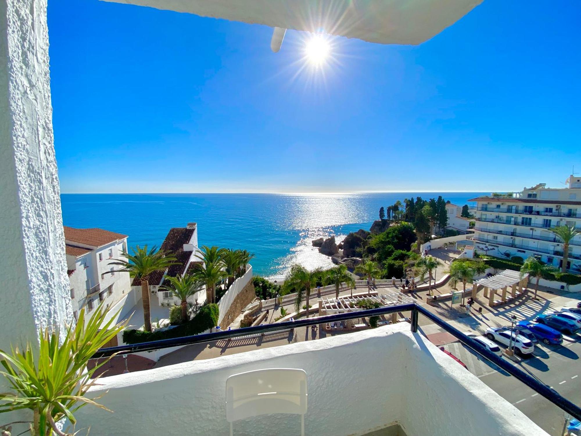 Modern Apartment Stunning Sea Views And Pool Nerja Exterior photo