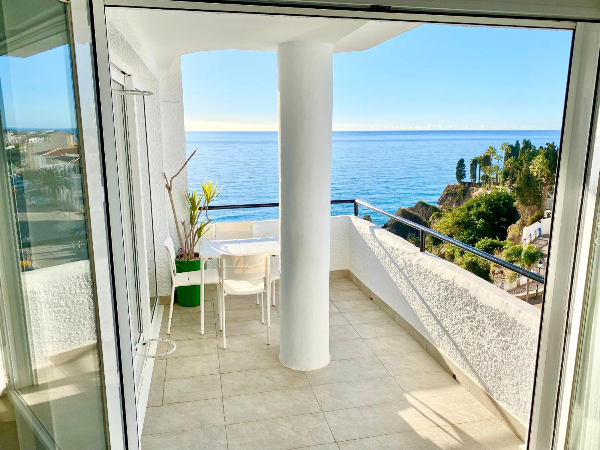 Modern Apartment Stunning Sea Views And Pool Nerja Exterior photo