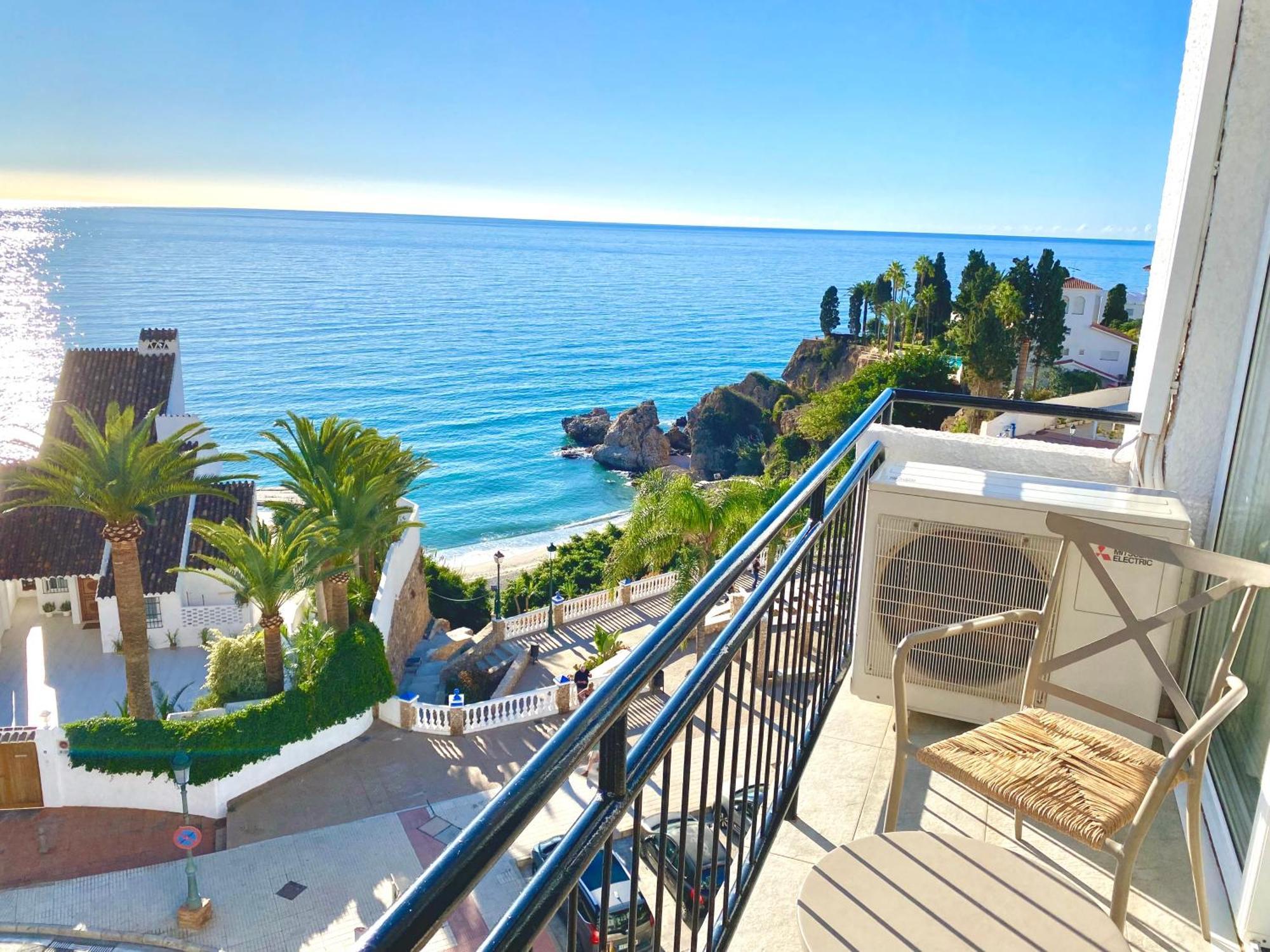 Modern Apartment Stunning Sea Views And Pool Nerja Exterior photo